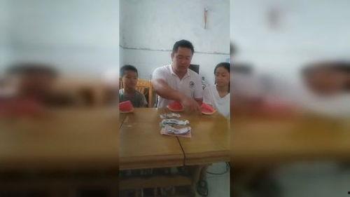 某赛事解说吃瓜,揭秘赛场背后的精彩故事